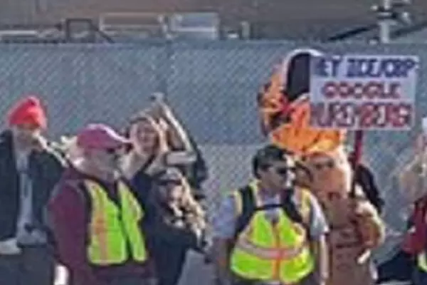 ਆਈਸ ਦਫ਼ਤਰ ਦੇ ਬਾਹਰ ਧਰਨੇ ’ਤੇ ਬੈਠੀਆਂ ਔਰਤਾਂ ਜੇਲ ਵਿਚ ਡੱਕੀਆਂ