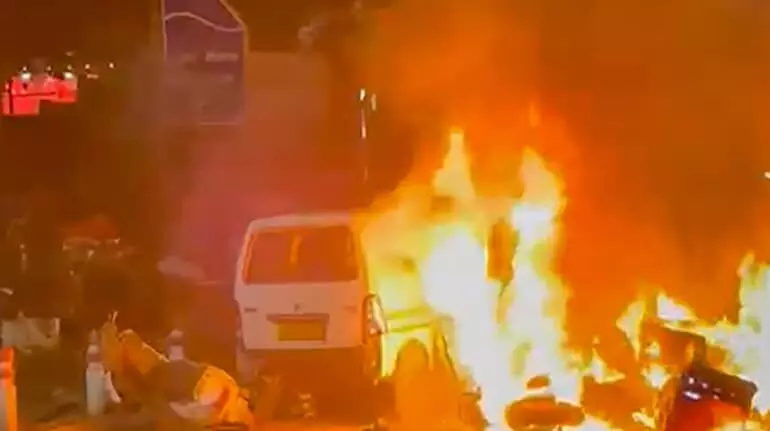 Delhi Blast: ਦਿੱਲੀ ਬੰਬ ਧਮਾਕੇ ਤੇ ਚਸ਼ਮਦੀਦ ਦਾ ਬਿਆਨ, ਧਰਤੀ ਇੰਨ੍ਹੀਂ ਜ਼ੋਰ ਨਾਲ ਹਿੱਲੀ, ਸਾਨੂੰ ਲੱਗਿਆ..