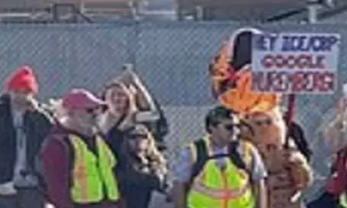 ਆਈਸ ਦਫ਼ਤਰ ਦੇ ਬਾਹਰ ਧਰਨੇ ’ਤੇ ਬੈਠੀਆਂ ਔਰਤਾਂ ਜੇਲ ਵਿਚ ਡੱਕੀਆਂ