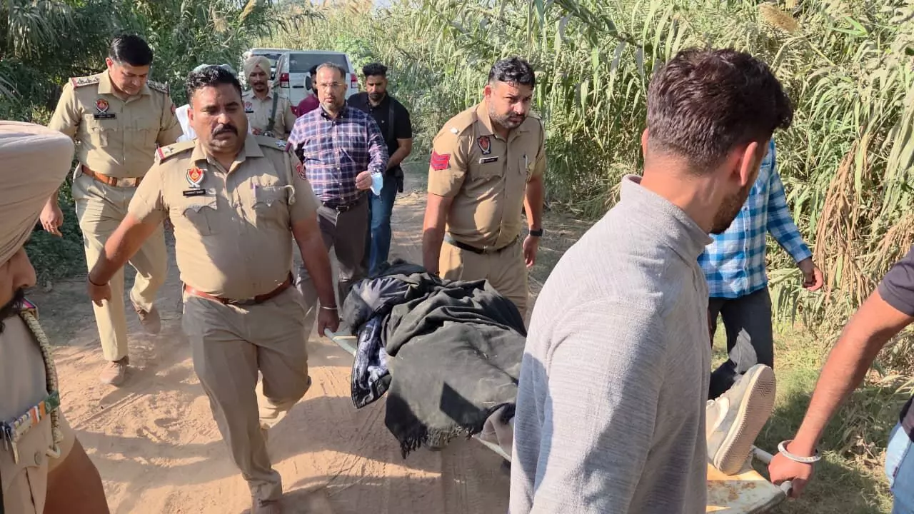 ਡੇਰਾਬੱਸੀ ’ਚ ਪੁਲਿਸ ਤੇ ਗੈਂਗਸਟਰਾਂ ਵਿੱਚ ਮੁਕਾਬਲਾ, ਗੋਲੀਆਂ ਦੀ ਆਵਾਜ਼ ਨਾਲ ਕੰਬਿਆ ਇਲਾਕਾ ਡੇਰਾਬੱਸੀ ’ਚ ਪੁਲਿਸ ਤੇ ਗੈਂਗਸਟਰਾਂ ਵਿੱਚ ਮੁਕਾਬਲਾ, ਗੋਲੀਆਂ ਦੀ ਆਵਾਜ਼ ਨਾਲ ਕੰਬਿਆ ਇਲਾਕਾ