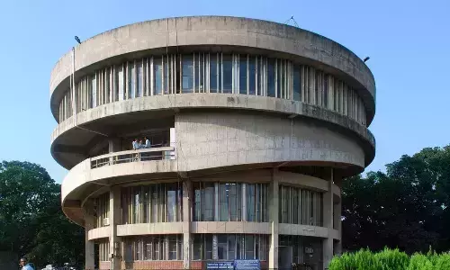 PU ਦੇ ਵਿਦਿਆਰਥੀਆਂ ਤੇ VC ਵਿਚਾਲੇ ਹੋਈ ਅਹਿਮ ਬੈਠਕ  ਦੇਤਾ ਲੌਲੀਪੌਪ, ਅੜ੍ਹ ਗਏ ਵਿਦਿਆਰਥੀ