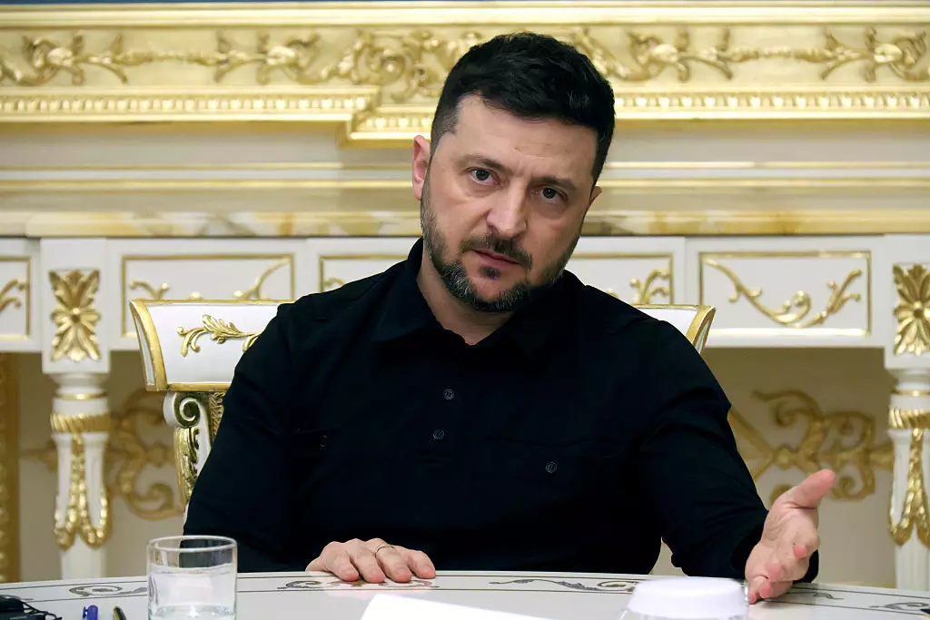 Zelensky: ਯੂਕ੍ਰੇਨ ਦੇ ਰਾਸ਼ਟਰਪਤੀ ਜ਼ੇਲੇਂਸਕੀ ਮੁਸੀਬਤ ਵਿੱਚ, 100 ਮਿਲੀਅਨ ਡਾਲਰ ਦੀ ਰਿਸ਼ਵਤ ਦੇ ਲੱਗੇ ਇਲਜ਼ਾਮ Zelensky: ਯੂਕ੍ਰੇਨ ਦੇ ਰਾਸ਼ਟਰਪਤੀ ਜ਼ੇਲੇਂਸਕੀ ਮੁਸੀਬਤ ਵਿੱਚ, 100 ਮਿਲੀਅਨ ਡਾਲਰ ਦੀ ਰਿਸ਼ਵਤ ਦੇ ਲੱਗੇ ਇਲਜ਼ਾਮ