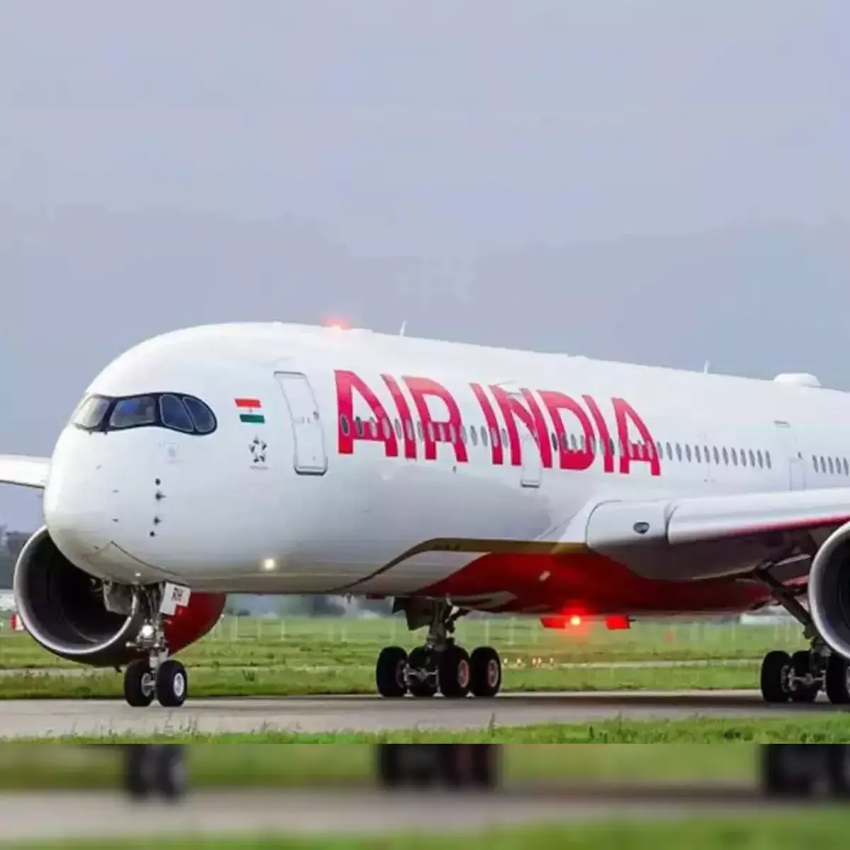 Delhi Blast: ਟੋਰੰਟੋ ਤੋਂ ਦਿੱਲੀ ਆ ਰਹੀ ਫਲਾਈਟ ਚ ਬੰਬ ਦੀ ਅਫ਼ਵਾਹ, ਜਹਾਜ਼ ਦੀ ਕਰਵਾਈ ਲੈਂਡਿੰਗ