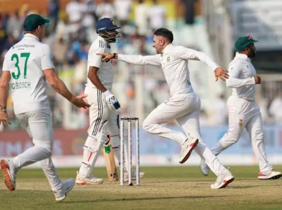 ਕੋਲਕਾਤਾ ਟੈਸਟ: ਦੱਖਣੀ ਅਫਰੀਕਾ ਨੇ ਟੀਮ ਇੰਡੀਆ ਨੂੰ ਦਿੱਤੀ ਹਾਰ ਕੋਲਕਾਤਾ ਟੈਸਟ: ਦੱਖਣੀ ਅਫਰੀਕਾ ਨੇ ਟੀਮ ਇੰਡੀਆ ਨੂੰ ਦਿੱਤੀ ਹਾਰ