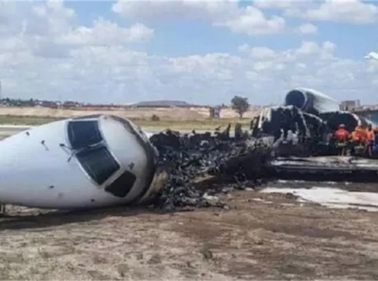 ਪਲੇਨ ਕਰੈਸ਼: ਰਨਵੇ ਤੇ ਅੱਗ ਦਾ ਗੋਲਾ ਬਣਿਆ ਜਹਾਜ਼, ਵੱਡੇ ਅਧਿਕਾਰੀ ਸਨ ਸਵਾਰ ਪਲੇਨ ਕਰੈਸ਼: ਰਨਵੇ ਤੇ ਅੱਗ ਦਾ ਗੋਲਾ ਬਣਿਆ ਜਹਾਜ਼, ਵੱਡੇ ਅਧਿਕਾਰੀ ਸਨ ਸਵਾਰ