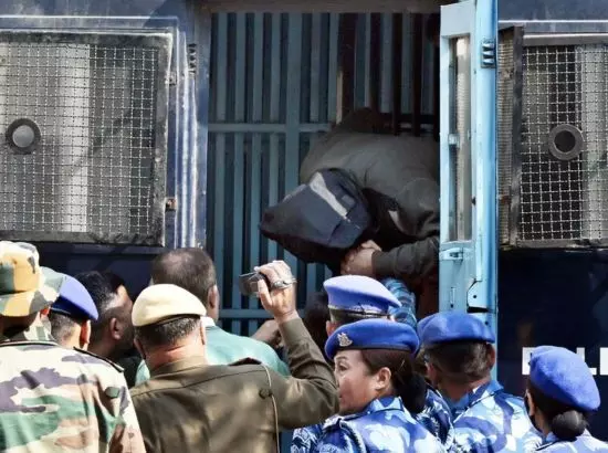 ਦਿੱਲੀ ਬੰਬ ਧਮਾਕੇ ਦੇ ਦੋਸ਼ੀ ਆਮਿਰ ਨੂੰ ਮਿਲਣ ਤੋਂ ਬਾਅਦ ਵਕੀਲ ਦਾ ਬਿਆਨ