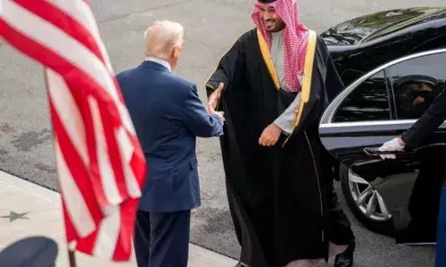 ਡੋਨਾਲਡ ਟਰੰਪ ਦੁਆਰਾ ਸਾਊਦੀ ਕ੍ਰਾਊਨ ਪ੍ਰਿੰਸ ਦਾ ਸ਼ਾਨਦਾਰ ਸਵਾਗਤ