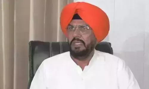 ਹੜ੍ਹ ਪ੍ਰਭਾਵਿਤ 29 ਪਿੰਡਾਂ ’ਚ ਵੰਡੇ ਕਰੋੜਾਂ, ਵਿਧਾਇਕ ਕੁਲਦੀਪ ਸਿੰਘ ਧਾਲੀਵਾਲ ਨੇ ਵੰਡੀ ਮੁਆਵਜ਼ਾ ਰਾਸੀ