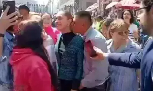 ਮੈਕਸੀਕਨ ਰਾਸ਼ਟਰਪਤੀ ਨਾਲ ਛੇੜਛਾੜ ਔਰਤ ਸੁਰੱਖਿਅਤ ਕਿੱਥੇ?