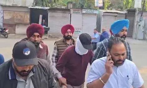 ਗ੍ਰਿਫਤਾਰ ਕੀਤੇ ਗਏ ਬਟਾਲਾ ਦੇ SDM ਵਿਕਰਮਜੀਤ ਸਿੰਘ ਨੂੰ ਗੁਰਦਾਸਪੁਰ  ਕੋਰਟ ਵਿੱਚ ਕੀਤਾ ਗਿਆ ਪੇਸ਼, 3 ਦਿਨ ਦਾ ਮਿਲਿਆ ਰਿਮਾਂਡ