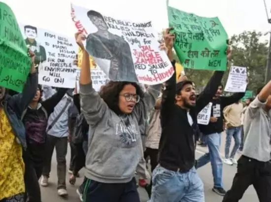 ਦਿੱਲੀ: ਇੰਡੀਆ ਗੇਟ ਪ੍ਰਦਰਸ਼ਨ ਦੌਰਾਨ ਵੱਡੀ ਕਾਰਵਾਈ