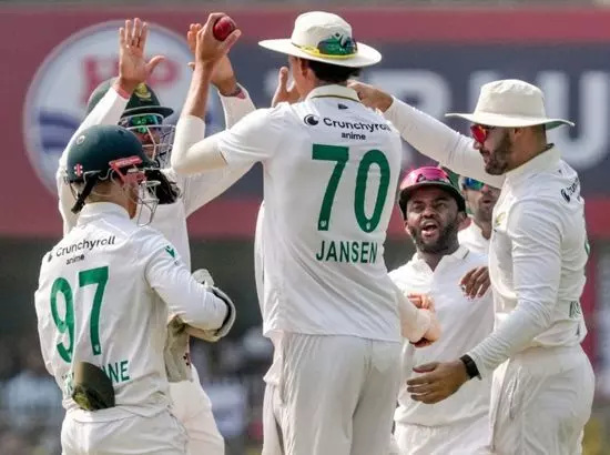 ਗੁਹਾਟੀ ਟੈਸਟ: ਦੱਖਣੀ ਅਫਰੀਕਾ ਦੀ ਮਜ਼ਬੂਤ ਪਕੜ, ਭਾਰਤ 201 ਤੇ ਢੇਰ ਗੁਹਾਟੀ ਟੈਸਟ: ਦੱਖਣੀ ਅਫਰੀਕਾ ਦੀ ਮਜ਼ਬੂਤ ਪਕੜ, ਭਾਰਤ 201 ਤੇ ਢੇਰ