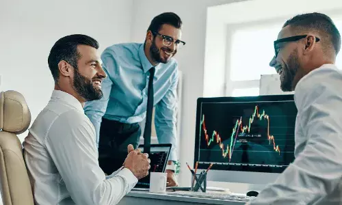 Share Market News: ਦਸੰਬਰ ਵਿੱਚ ਲੱਗੇਗੀ ਲਾਟਰੀ, ਵੱਡੀਆਂ ਕੰਪਨੀਆਂ ਦੇ ਸ਼ੇਅਰ ਮਿੱਟੀ ਦੇ ਭਾਅ ਖਰੀਦਣ ਦਾ ਮੌਕਾ