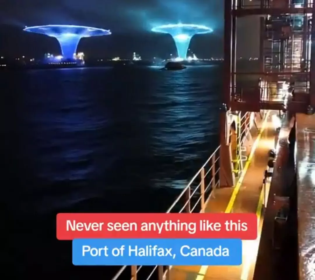 Aliens: ਕੈਨੇਡਾ ਵਿੱਚ ਨਜ਼ਰ ਆਏ UFO ਤੇ ਏਲੀਅਨਜ਼ ਨੇ ਲੋਕਾਂ ਨੂੰ ਪਾਈਆਂ ਭਾਜੜਾਂ, ਅੱਗ ਵਾਂਗ ਵਾਇਰਲ ਹੋ ਰਿਹਾ ਵੀਡਿਓ Aliens: ਕੈਨੇਡਾ ਵਿੱਚ ਨਜ਼ਰ ਆਏ UFO ਤੇ ਏਲੀਅਨਜ਼ ਨੇ ਲੋਕਾਂ ਨੂੰ ਪਾਈਆਂ ਭਾਜੜਾਂ, ਅੱਗ ਵਾਂਗ ਵਾਇਰਲ ਹੋ ਰਿਹਾ ਵੀਡਿਓ