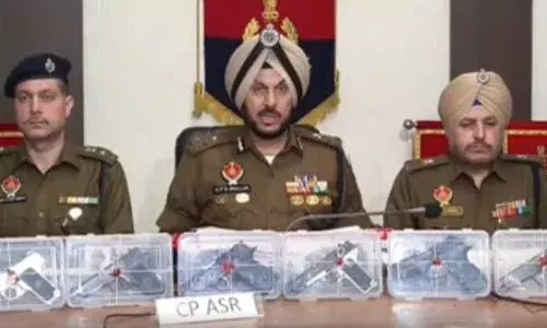 ਅੰਮ੍ਰਿਤਸਰ ਪੁਲਿਸ ਨੇ ਸਰਹੱਦ ਪਾਰ ਹਥਿਆਰ ਤਸਕਰੀ ਮਾਡਿਊਲ ਦਾ ਕੀਤਾ ਪਰਦਾਫ਼ਾਸ਼, ਦੋ ਤਸਕਰ ਗ੍ਰਿਫ਼ਤਾਰ, ਸੱਤ ਆਧੁਨਿਕ ਪਿਸਤੌਲ ਕੀਤੇ ਬਰਾਮਦ