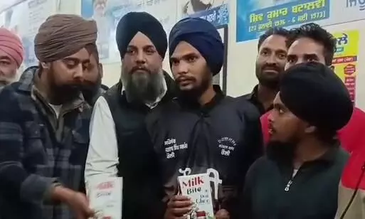 ਵਿਹਲੇ ਬੈਠ ਕੇ ਦੋ ਨੌਜਵਾਨਾਂ ਨੇ ਜਿੱਤਿਆ ਇਨਾਮ, ਚਰਚਾ ਦੇ ਵਿੱਚ ਰਹੀ ਇਹ ਅਨੋਖੀ ਖੇਡ