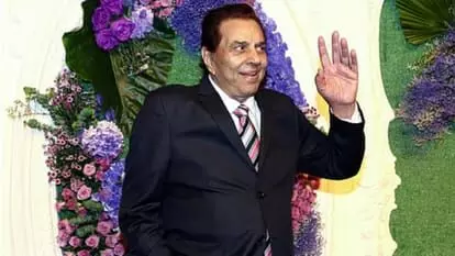 Dharmendra: ਧਰਮਿੰਦਰ ਦੀਆਂ ਅਸਥੀਆਂ ਨੂੰ ਹਰਿਦੁਆਰ ਦੀ ਗੰਗਾ ਨਦੀ ਚ ਵਹਾਇਆ