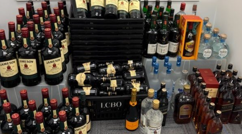 ਕੈਨੇਡਾ: ਸ਼ਰਾਬ ਚੋਰੀ ਕਰਨ ਦੇ ਦੋਸ਼ ਵਿੱਚ ਇੱਕ ਔਰਤ ਸਮੇਤ ਤਿੰਨ ਹੋਰ ਪੰਜਾਬੀ ਗ੍ਰਿਫਤਾਰ