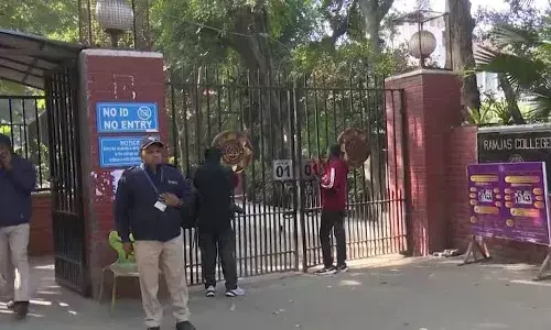 Delhi University: ਦਿੱਲੀ ਯੂਨੀਵਰਸਿਟੀ ਦੇ 2 ਕਾਲਜਾਂ ਨੂੰ ਬੰਬ ਨਾਲ ਉਡਾਉਣ ਦੀ ਧਮਕੀ, ਖ਼ਾਲੀ ਕਰਵਾਏ ਗਏ ਕੈਂਪਸ