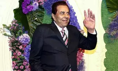 Dharmendra: ਧਰਮਿੰਦਰ ਦੀਆਂ ਅਸਥੀਆਂ ਨੂੰ ਹਰਿਦੁਆਰ ਦੀ ਗੰਗਾ ਨਦੀ ਚ ਵਹਾਇਆ