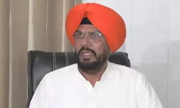 ਵਿਰੋਧੀਆਂ ਪਾਰਟੀਆਂ ਦੇ ਵੱਲੋਂ ਕੋਈ ਵੀ ਉਮੀਦਵਾਰ ਨਹੀਂ ਹੈ ਇਸ ਲਈ ਉਹ ਇਹ ਸਭ ਕੁਝ ਬੋਲ ਰਿਹਾ, ਸੁਖਬੀਰ ਬਾਦਲ ਦੇ ਦਾਅਵੇ ’ਤੇ ਬੋਲੇ ਵਿਧਾਇਕ ਕੁਲਦੀਪ ਧਾਲੀਵਾਲ ਵਿਰੋਧੀਆਂ ਪਾਰਟੀਆਂ ਦੇ ਵੱਲੋਂ ਕੋਈ ਵੀ ਉਮੀਦਵਾਰ ਨਹੀਂ ਹੈ ਇਸ ਲਈ ਉਹ ਇਹ ਸਭ ਕੁਝ ਬੋਲ ਰਿਹਾ, ਸੁਖਬੀਰ ਬਾਦਲ ਦੇ ਦਾਅਵੇ ’ਤੇ ਬੋਲੇ ਵਿਧਾਇਕ ਕੁਲਦੀਪ ਧਾਲੀਵਾਲ