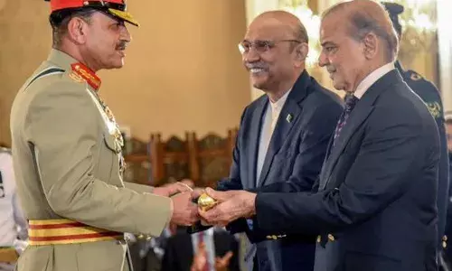 ਮੁਨੀਰ ਜ਼ਿੰਦਗੀ ਭਰ ਵਰਦੀ ਚ ਰਹੇਗਾ, ਪਾਕਿ ਫ਼ੌਜ ਦੇ CDF ਬਣੇ