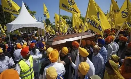 ਯੂਕੇ ਨੇ ਖਾਲਿਸਤਾਨ ਪੱਖੀ ਅੱਤਵਾਦ ਲਈ ਬ੍ਰਿਟਿਸ਼ ਸਿੱਖ ਕਾਰੋਬਾਰੀ ਤੇ ਪਾਬੰਦੀ ਲਗਾਈ ਯੂਕੇ ਨੇ ਖਾਲਿਸਤਾਨ ਪੱਖੀ ਅੱਤਵਾਦ ਲਈ ਬ੍ਰਿਟਿਸ਼ ਸਿੱਖ ਕਾਰੋਬਾਰੀ ਤੇ ਪਾਬੰਦੀ ਲਗਾਈ