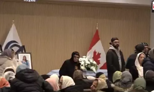 Brampton : 5 ਮ੍ਰਿਤਕਾਂ ਦੇ ਸਸਕਾਰ ਮੌਕੇ ਇੱਕੋ-ਇੱਕ ਬਚੇ ਪੰਜਾਬੀ ਨੇ ਦੱਸਿਆ ਦੁਰਘਟਨਾ ਬਾਰੇ Brampton : 5 ਮ੍ਰਿਤਕਾਂ ਦੇ ਸਸਕਾਰ ਮੌਕੇ ਇੱਕੋ-ਇੱਕ ਬਚੇ ਪੰਜਾਬੀ ਨੇ ਦੱਸਿਆ ਦੁਰਘਟਨਾ ਬਾਰੇ