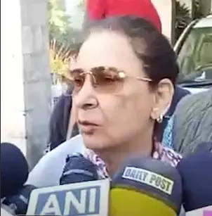 ਮੁਅੱਤਲੀ ਦੇ ਬਾਵਜੂਦ ਨਵਜੋਤ ਕੌਰ ਸਿੱਧੂ ਦਾ ਰਵੱਈਆ ਬਰਕਰਾਰ, ਕਿਹਾ- ਚੋਰਾਂ ਦਾ ਸਮਰਥਨ ਨਹੀਂ ਕਰਾਂਗੀ ਮੁਅੱਤਲੀ ਦੇ ਬਾਵਜੂਦ ਨਵਜੋਤ ਕੌਰ ਸਿੱਧੂ ਦਾ ਰਵੱਈਆ ਬਰਕਰਾਰ, ਕਿਹਾ- ਚੋਰਾਂ ਦਾ ਸਮਰਥਨ ਨਹੀਂ ਕਰਾਂਗੀ