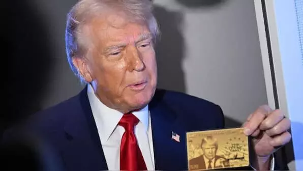 America Visa: ਅਮਰੀਕਾ ਵਿੱਚ ਵੱਸਣਾ ਚਾਹੁੰਦੇ ਹੋ ਤਾਂ ਤੁਹਾਡੇ ਲਈ ਹੈ ਇਹ ਖ਼ਬਰ, ਟਰੰਪ ਸਰਕਾਰ ਲਿਆ ਰਹੀ ਗੋਲਡ ਕਾਰਡ America Visa: ਅਮਰੀਕਾ ਵਿੱਚ ਵੱਸਣਾ ਚਾਹੁੰਦੇ ਹੋ ਤਾਂ ਤੁਹਾਡੇ ਲਈ ਹੈ ਇਹ ਖ਼ਬਰ, ਟਰੰਪ ਸਰਕਾਰ ਲਿਆ ਰਹੀ ਗੋਲਡ ਕਾਰਡ