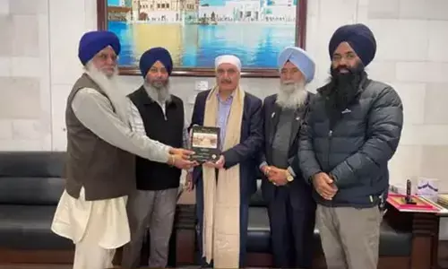 ਬ੍ਰਿਟਿਸ਼ ਕੋਲੰਬੀਆ ਦੇ ਸਪੀਕਰ ਰਾਜ ਚੌਹਾਨ ਦਾ ਹਰਿਮੰਦਰ ਸਾਹਿਬ ਦੌਰਾ ਬ੍ਰਿਟਿਸ਼ ਕੋਲੰਬੀਆ ਦੇ ਸਪੀਕਰ ਰਾਜ ਚੌਹਾਨ ਦਾ ਹਰਿਮੰਦਰ ਸਾਹਿਬ ਦੌਰਾ