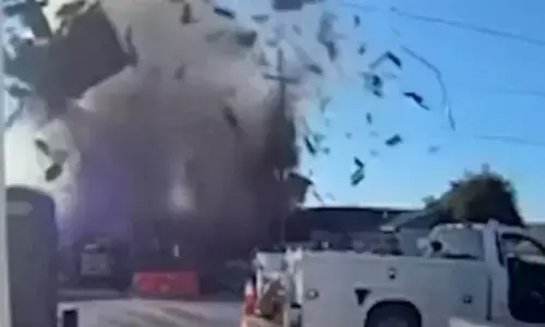 USA News : ਵੱਡਾ ਹਾਦਸਾ: ਗੈਸ ਧਮਾਕੇ ਤੋਂ ਬਾਅਦ ਲੱਗੀ ਭਿਆਨਕ ਅੱਗ USA News : ਵੱਡਾ ਹਾਦਸਾ: ਗੈਸ ਧਮਾਕੇ ਤੋਂ ਬਾਅਦ ਲੱਗੀ ਭਿਆਨਕ ਅੱਗ