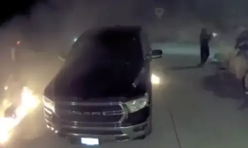 14 ਭਾਰਤੀਆਂ ਨੇ ਉਡਾਈ ਕੈਨੇਡਾ ਦੇ ਬਾਰਡਰ ਅਫ਼ਸਰਾਂ ਦੀ ਨੀਂਦ 14 ਭਾਰਤੀਆਂ ਨੇ ਉਡਾਈ ਕੈਨੇਡਾ ਦੇ ਬਾਰਡਰ ਅਫ਼ਸਰਾਂ ਦੀ ਨੀਂਦ