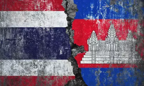 Thailand: ਥਾਈਲੈਂਡ ਤੇ ਕੰਬੋਡੀਆ ਵਿਚਾਲੇ ਖੂਨੀ ਝੜਪ, ਪ੍ਰਾਚੀਨ ਹਿੰਦੂ ਵੀ ਤੋੜਿਆ Thailand: ਥਾਈਲੈਂਡ ਤੇ ਕੰਬੋਡੀਆ ਵਿਚਾਲੇ ਖੂਨੀ ਝੜਪ, ਪ੍ਰਾਚੀਨ ਹਿੰਦੂ ਵੀ ਤੋੜਿਆ