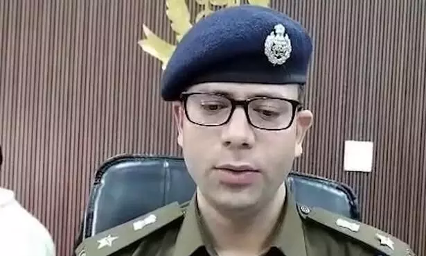 ਬੰਬ ਧਮਕੀ ਵਾਲੀ ਝੂਠੀ ਈਮੇਲ ਦੇ ਬਾਅਦ ਅੰਮ੍ਰਿਤਸਰ ਰੂਰਲ ‘ਚ ਹਾਈ ਅਲਰਟ, SSP ਨੇ ਕਿਹਾ ਪੈਨਿਕ ਪੈਦਾ ਕਰਨ ਦੀ ਕੋਸ਼ਿਸ਼ ਬੰਬ ਧਮਕੀ ਵਾਲੀ ਝੂਠੀ ਈਮੇਲ ਦੇ ਬਾਅਦ ਅੰਮ੍ਰਿਤਸਰ ਰੂਰਲ ‘ਚ ਹਾਈ ਅਲਰਟ, SSP ਨੇ ਕਿਹਾ ਪੈਨਿਕ ਪੈਦਾ ਕਰਨ ਦੀ ਕੋਸ਼ਿਸ਼