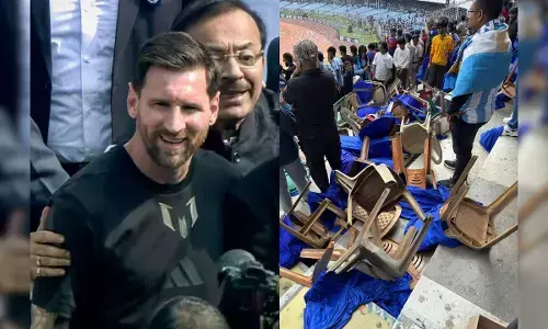 Lionel Messi: ਲਿਓਨਲ ਮੈਸੀ ਦਾ ਕੋਲਕਾਤਾ ਦੌਰਾ ਵਿਵਾਦਾਂ ਚ, ਸ਼ੋਅ ਦਾ ਮੁੱਖ ਪ੍ਰਬੰਧਕ ਗ੍ਰਿਫਤਾਰ Lionel Messi: ਲਿਓਨਲ ਮੈਸੀ ਦਾ ਕੋਲਕਾਤਾ ਦੌਰਾ ਵਿਵਾਦਾਂ ਚ, ਸ਼ੋਅ ਦਾ ਮੁੱਖ ਪ੍ਰਬੰਧਕ ਗ੍ਰਿਫਤਾਰ
