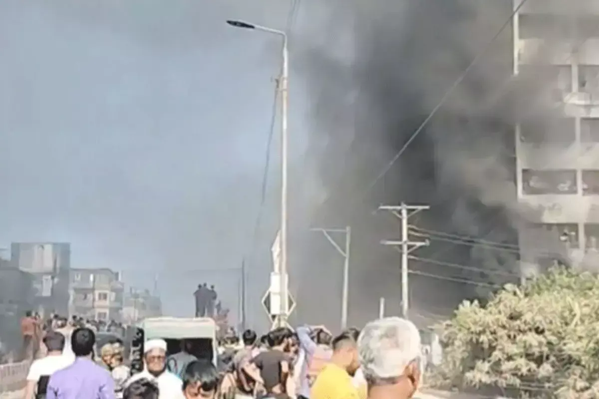 Bangladesh: ਬੰਗਲਾਦੇਸ਼ ਵਿੱਚ ਵੱਡਾ ਹਾਦਸਾ, ਢਾਕਾ ਵਿੱਚ 12 ਮੰਜ਼ਿਲਾ ਇਮਾਰਤ ਨੂੰ ਲੱਗੀ ਅੱਗ Bangladesh: ਬੰਗਲਾਦੇਸ਼ ਵਿੱਚ ਵੱਡਾ ਹਾਦਸਾ, ਢਾਕਾ ਵਿੱਚ 12 ਮੰਜ਼ਿਲਾ ਇਮਾਰਤ ਨੂੰ ਲੱਗੀ ਅੱਗ