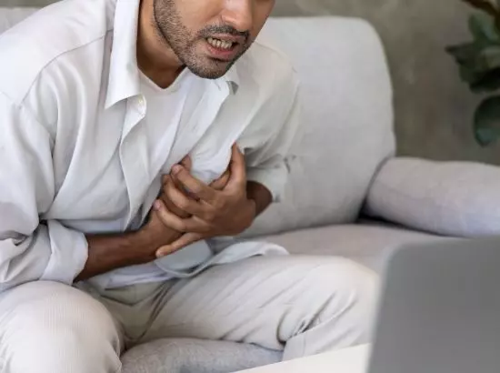 ਦਿਲ ਦਾ ਦੌਰਾ ਪੈਣ ਤੇ ਤੁਰੰਤ ਕੀ ਕਰੀਏ? ਦਿਲ ਦਾ ਦੌਰਾ ਪੈਣ ਤੇ ਤੁਰੰਤ ਕੀ ਕਰੀਏ?