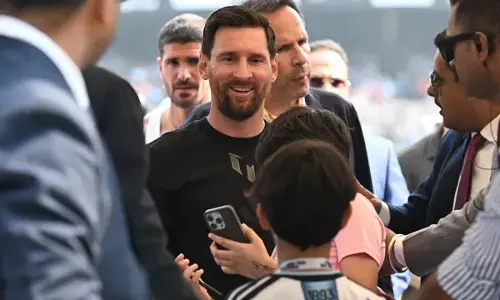 Lionel Messi: ਲਿਓਨਲ ਮੈਸੀ ਦੇ ਮੁੰਬਈ ਦੌਰੇ ਤੋਂ ਪਹਿਲਾਂ ਸਖ਼ਤ ਸੁਰੱਖਿਆ ਇੰਤਜ਼ਾਮ, ਪਰਿੰਦਾ ਵੀ ਪਰ ਨਹੀਂ ਮਾਰ ਸਕਦਾ Lionel Messi: ਲਿਓਨਲ ਮੈਸੀ ਦੇ ਮੁੰਬਈ ਦੌਰੇ ਤੋਂ ਪਹਿਲਾਂ ਸਖ਼ਤ ਸੁਰੱਖਿਆ ਇੰਤਜ਼ਾਮ, ਪਰਿੰਦਾ ਵੀ ਪਰ ਨਹੀਂ ਮਾਰ ਸਕਦਾ