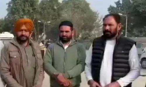 ਮਾਨਸਾ ਦੇ ਪਿੰਡ ਹਾਕਮ ਵਾਲਾ ਵਿਖੇ ਸਾਰੀਆਂ ਪਾਰਟੀਆਂ ਨੇ ਇੱਕੋ ਬੂਥ ਲਗਾ ਕੇ ਪੈਦਾ ਕੀਤੀ ਭਾਈਚਾਰਕ ਸਾਂਝ ਦੀ ਮਿਸਾਲ ਮਾਨਸਾ ਦੇ ਪਿੰਡ ਹਾਕਮ ਵਾਲਾ ਵਿਖੇ ਸਾਰੀਆਂ ਪਾਰਟੀਆਂ ਨੇ ਇੱਕੋ ਬੂਥ ਲਗਾ ਕੇ ਪੈਦਾ ਕੀਤੀ ਭਾਈਚਾਰਕ ਸਾਂਝ ਦੀ ਮਿਸਾਲ