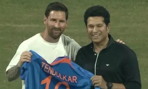 Lionel Messi: ਫੁੱਟਬਾਲ ਸਟਾਰ ਲਿਓਨਲ ਮੈਸੀ ਪਹੁੰਚਿਆ ਮੁੰਬਈ, ਸਚਿਨ ਤੇਂਦੁਲਕਰ ਨਾਲ ਕੀਤੀ ਮੁਲਾਕਾਤ Lionel Messi: ਫੁੱਟਬਾਲ ਸਟਾਰ ਲਿਓਨਲ ਮੈਸੀ ਪਹੁੰਚਿਆ ਮੁੰਬਈ, ਸਚਿਨ ਤੇਂਦੁਲਕਰ ਨਾਲ ਕੀਤੀ ਮੁਲਾਕਾਤ