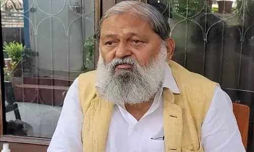 Haryana: ਵਾਲ ਵਾਲ ਬਚੇ ਹਰਿਆਣਾ ਦੇ ਕੈਬਿਨੇਟ ਮੰਤਰੀ ਅਨਿਲ ਵਿਜ, ਵੱਡਾ ਹਾਦਸਾ ਟਲਿਆ Haryana: ਵਾਲ ਵਾਲ ਬਚੇ ਹਰਿਆਣਾ ਦੇ ਕੈਬਿਨੇਟ ਮੰਤਰੀ ਅਨਿਲ ਵਿਜ, ਵੱਡਾ ਹਾਦਸਾ ਟਲਿਆ