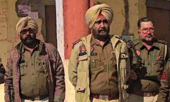 ਵੋਟਿੰਗ ਤੋਂ ਬਾਅਦ ਪੰਜਾਬ ਪੁਲਿਸ ਨੇ ਬਣਾਏ ਸਟਰੋਂਗ ਰੂਮ, 24 ਘੰਟੇ ਰਹੇਗੀ ਮੁਲਾਜ਼ਮਾ ਦੀ ਪੈਨੀ ਨਜ਼ਰ ਵੋਟਿੰਗ ਤੋਂ ਬਾਅਦ ਪੰਜਾਬ ਪੁਲਿਸ ਨੇ ਬਣਾਏ ਸਟਰੋਂਗ ਰੂਮ, 24 ਘੰਟੇ ਰਹੇਗੀ ਮੁਲਾਜ਼ਮਾ ਦੀ ਪੈਨੀ ਨਜ਼ਰ