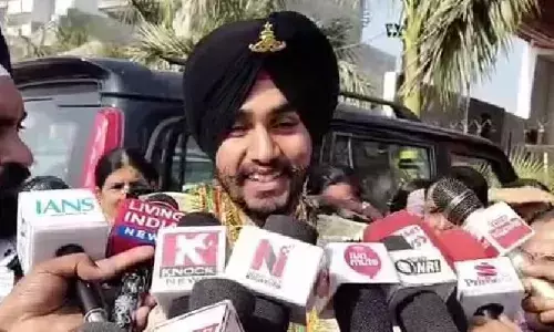 ਜਸ਼ਨਦੀਪ ਸਿੰਘ ਨੇ ਭਾਰਤੀ ਸੈਨਾ ਵਿੱਚ ਲੈਫਟੀਨੇੈਂਟ ਬਣ ਕੇ ਆਪਣੇ ਪਰਿਵਾਰ ਸਮੇਤ ਪੂਰੇ ਸ਼ਹਿਰ ਦਾ ਕੀਤਾ ਨਾਮ ਰੌਸ਼ਨ ਜਸ਼ਨਦੀਪ ਸਿੰਘ ਨੇ ਭਾਰਤੀ ਸੈਨਾ ਵਿੱਚ ਲੈਫਟੀਨੇੈਂਟ ਬਣ ਕੇ ਆਪਣੇ ਪਰਿਵਾਰ ਸਮੇਤ ਪੂਰੇ ਸ਼ਹਿਰ ਦਾ ਕੀਤਾ ਨਾਮ ਰੌਸ਼ਨ