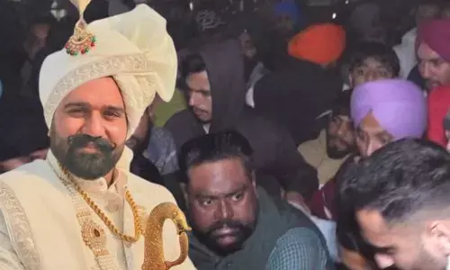 ਮੋਹਾਲੀ ਕਬੱਡੀ ਟੂਰਨਾਮੈਂਟ ਦੌਰਾਨ ਚੱਲੀਆਂ ਗੋਲੀਆਂ, ਪੜ੍ਹੋ ਪੂਰੀ ਖ਼ਬਰ ਮੋਹਾਲੀ ਕਬੱਡੀ ਟੂਰਨਾਮੈਂਟ ਦੌਰਾਨ ਚੱਲੀਆਂ ਗੋਲੀਆਂ, ਪੜ੍ਹੋ ਪੂਰੀ ਖ਼ਬਰ