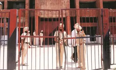 Ludhiana: ਲੁਧਿਆਣਾ ਕੇਂਦਰੀ ਜੇਲ ਵਿੱਚ ਕੈਦੀ ਧੜਿਆਂ ਵਿਚਾਲੇ ਹਿੰਸਕ ਝੜਪ, ਸੁਪਰਡੈਂਟ ਤੇ ਕੀਤਾ ਹਮਲਾ