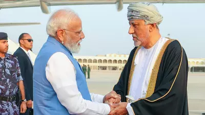 PM ਮੋਦੀ ਪਹੁੰਚੇ ਓਮਾਨ, ਹੋਇਆ ਸ਼ਾਨਦਾਰ ਸਵਾਗਤ, ਮਿਲਿਆ ਗਾਰਡ ਆਫ ਆਨਰ PM ਮੋਦੀ ਪਹੁੰਚੇ ਓਮਾਨ, ਹੋਇਆ ਸ਼ਾਨਦਾਰ ਸਵਾਗਤ, ਮਿਲਿਆ ਗਾਰਡ ਆਫ ਆਨਰ