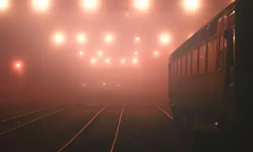 Fog: ਉੱਤਰੀ ਭਾਰਤ ਵਿੱਚ ਹਵਾਈ ਅਤੇ ਰੇਲ ਸੇਵਾਵਾਂ ਠੱਪ, ਪੀਲਾ ਅਲਰਟ ਜਾਰੀ, ਵੇਖੋ ਸੂਚੀ