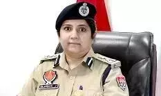 ਲੇਡੀ ਸਿੰਘਮ DIG Nilambari Jagdale Vijay  ਨੇ Moga ਚ ਮਾਰਿਆ ਛਾਪਾ, ਨਸ਼ਾ ਤਸਕਰ ਘਰੋਂ ਫਰਾਰ