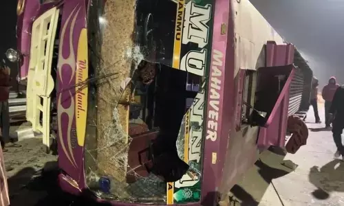 Accident News: ਜੰਮੂ ਵਿੱਚ ਵੱਡਾ ਹਾਦਸਾ, ਪਿਕਨਿਕ ਤੋਂ ਪਰਤ ਰਹੀ ਸਕੂਲ ਬੱਸ ਪਲਟੀ, ਕਈ ਬੱਚੇ ਜ਼ਖ਼ਮੀ